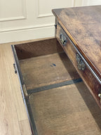 Antique Georgian mahogany bachelors chest of drawers with four long drawers on ogee bracket feet.