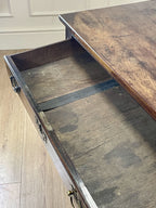 Antique Georgian mahogany bachelors chest of drawers with four long drawers on ogee bracket feet.