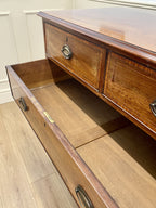 Antique Georgian mahogany and satinwood banded chest of drawers with two short and three long drawers on bracket feet