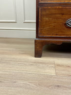 Antique Georgian mahogany and satinwood banded chest of drawers with two short and three long drawers on bracket feet