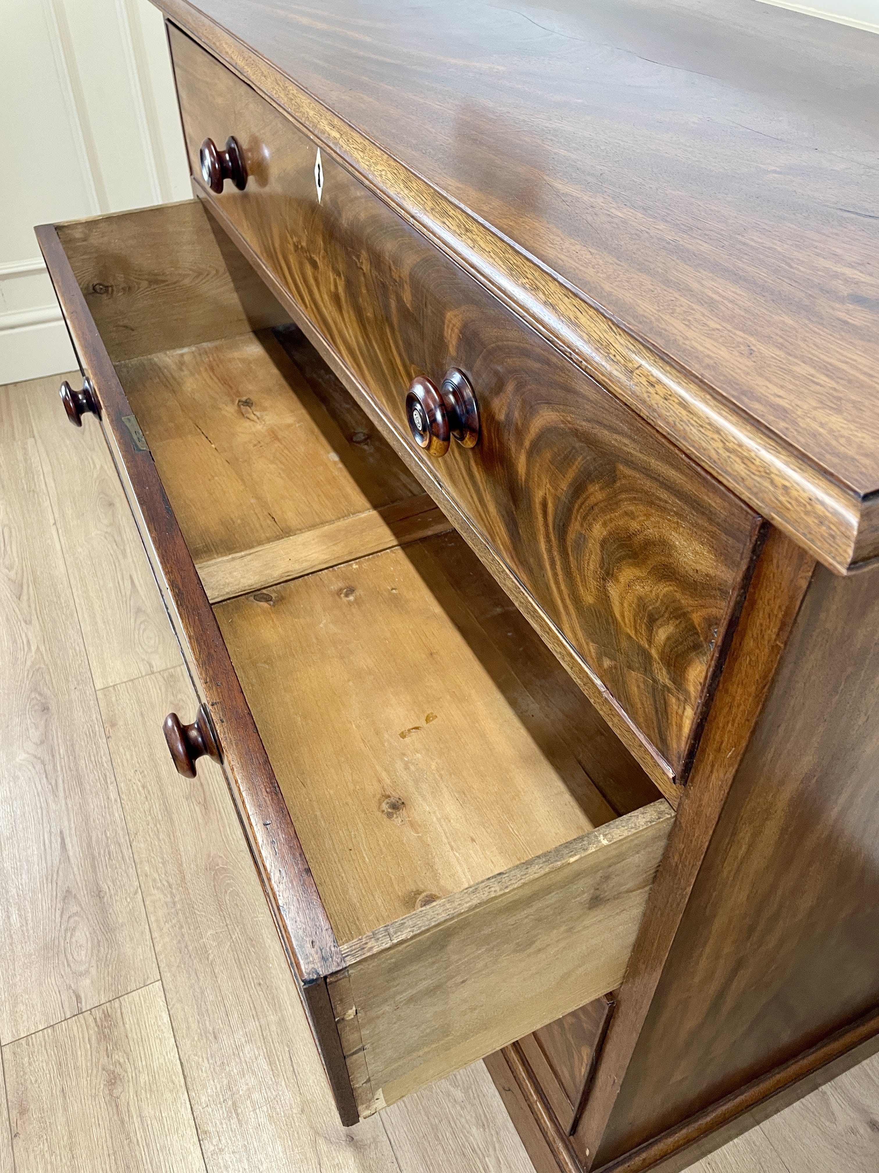Antique Victorian small mahogany chest of drawers with four deep drawers and mother of pearl handles, perfect chest of drawers for bedroom or cottage interior